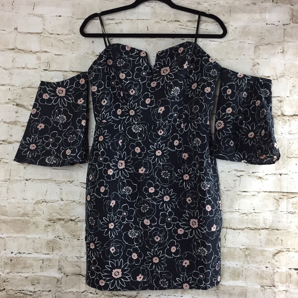 J.O.A Off Shoulder Flare Sleeve Dress✨